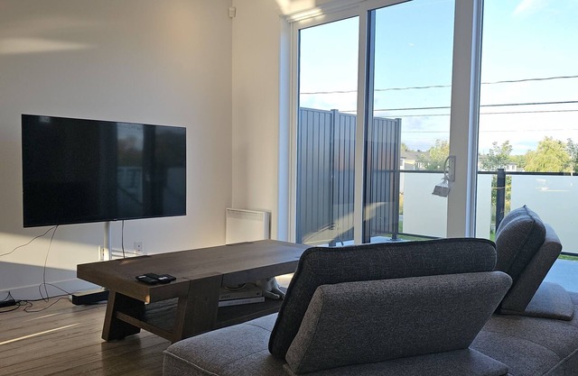 A Symphony of Style & Luxury: Dive into Our Elite Townhouse!