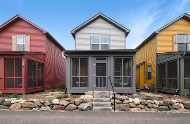 A Touch of Grey 2 Bed, 2.5 Bath