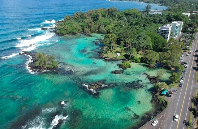 A Tropical Paradise 2 Bed/1bath. Stunning Bay and Ocean Views