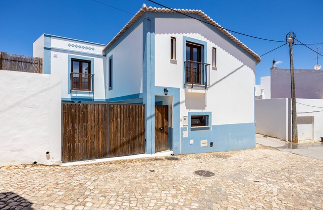 a unique space in the heart of Montes de Alvor village