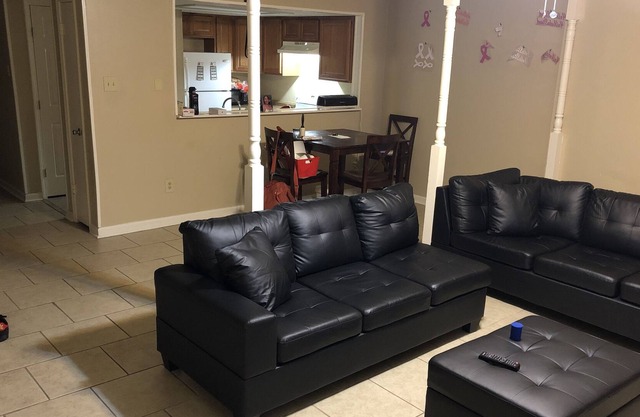 A Very Nice Extra Large Cozy Home For Your Stay in New Orleans
