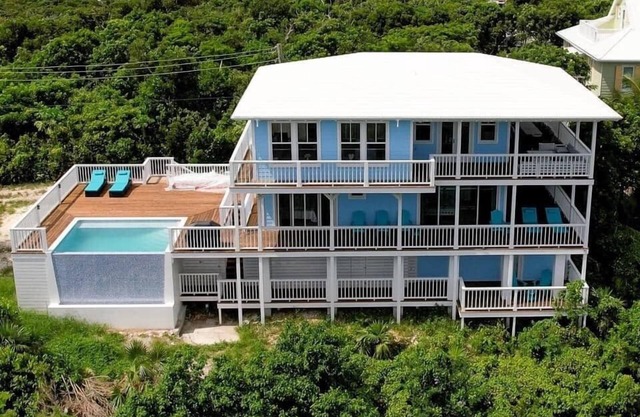 A ViewFaDayz - Brand New Pool Home with Dock Slip