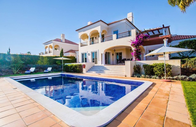 A villa where comfort meets elegance in the Algarve.