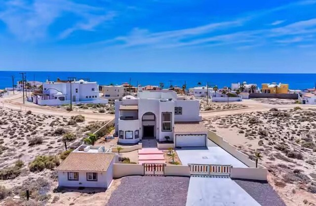 A Wave FROM IT ALL Casita: