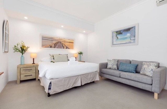 A3 - Modern Apt w/ Free Parking + Private Bathroom