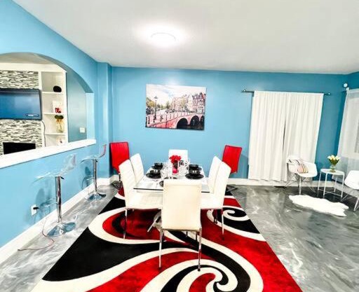 AB5bed Spacious 5BR Home garage parking/sleeps16/Wifi