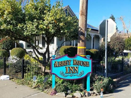 Abbey House Inn