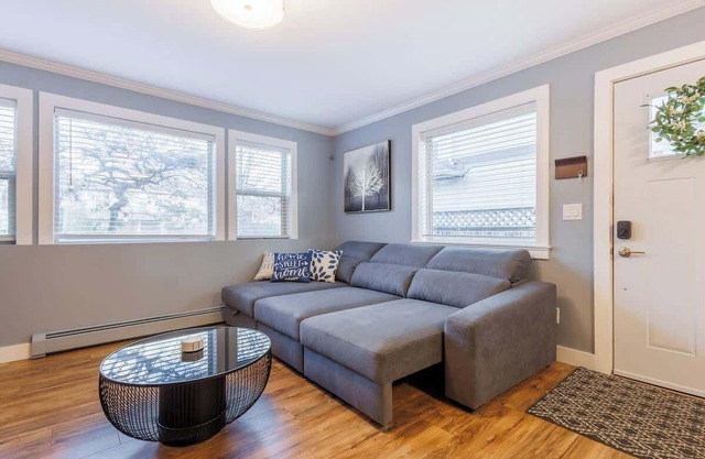 ~Abbotsford 2BR Home: Relaxing, Stylish & Homey
