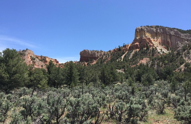 Abiquiu Bereich, eingebettet in die Arme des Cerro Pedernal, Ghost Ranch & Abiquiu Lake
