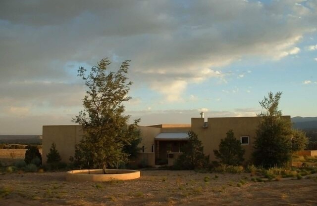 Abiquiu auf der Mesa / Designer Adobe Deluxe Ferienhaus.