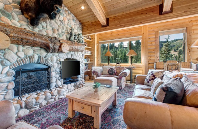 Abode at Black Bear #301 | Spacious Condo with Private Hot Tub & Balconies | Year-Round Mtn. Views