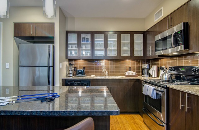 Abode Memphis - Downtown Madison Ave