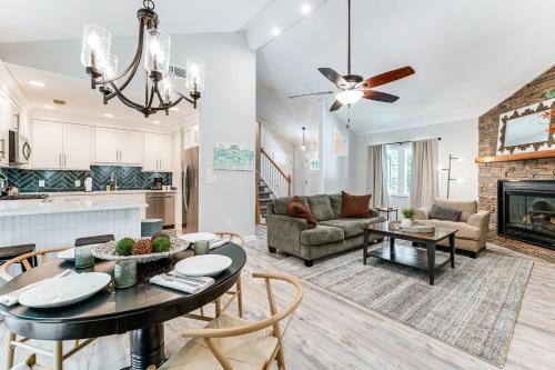 about 1 Mi to Dtwn Alpharetta Home with Screened Porch!