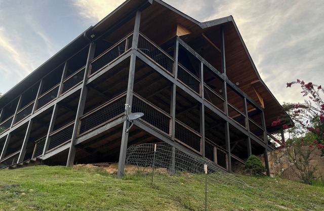 Mountain top chalet with million dollar views on 4 acres