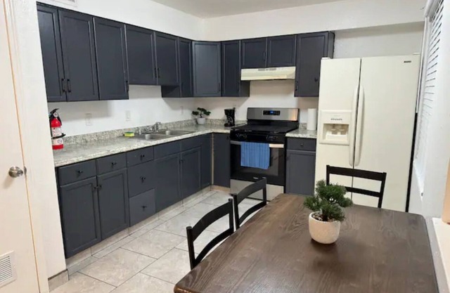ABQ Spacious Apartment
