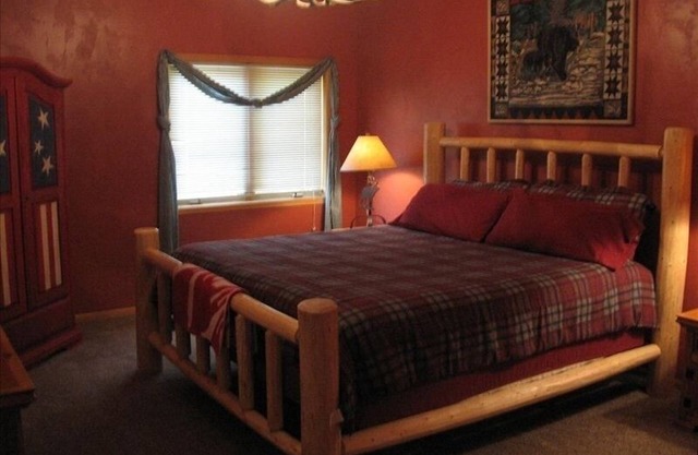 "Absaroka Clubhouse" Vacation Rental Homes Red Lodge, Montana