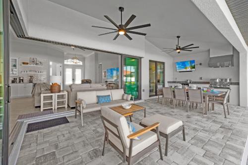 Absolutely stunning home that truly embodies Florida living, Villa Blue Starfish