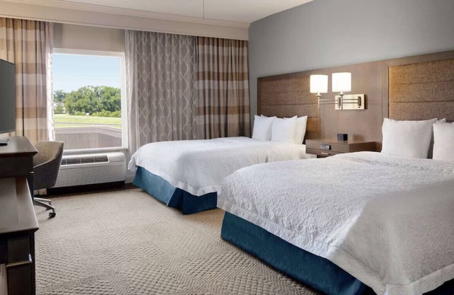 Absolutely Stunning Suite for Groups w/ WiFi!