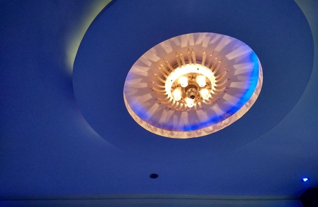 Zimmer mit Klimaanlage im Hotel Viraat Inn (in der Nähe des Bahnhofs Gaya)
