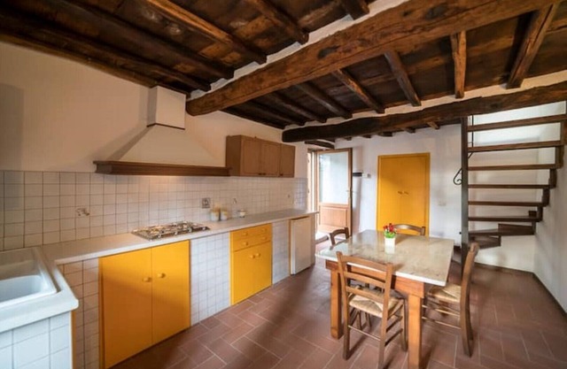 Acacia Apartment