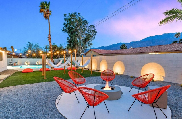 Acacia Retreat by Rather Be Properties: Luxury Retreat- Heated Pool/Spa, BBQ & Yard Games