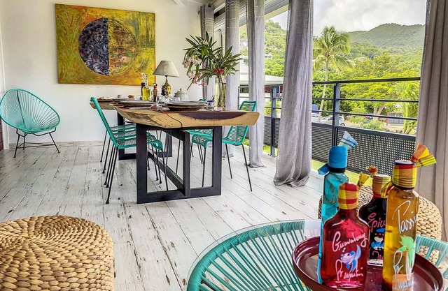 Acacia Secret, 3 min walk from Anse Marcel beach, on the Marina