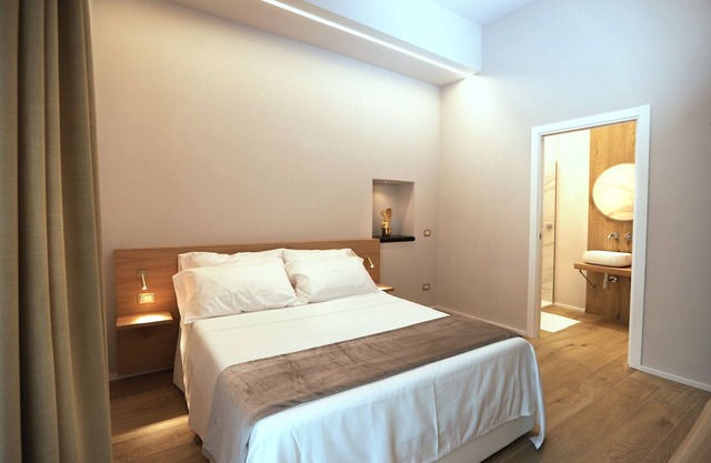 "ACANTO VIAGGIO BAROCCO LUXURY ROOMS" YOUR HOLIDAY HOME IN THE HISTORICAL CENTER.