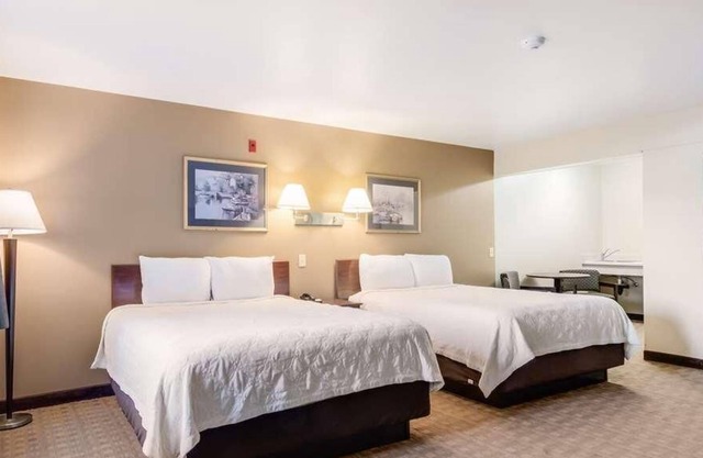 Accessible and Pet-friendly Unit with Free Breakfast and Free Parking!