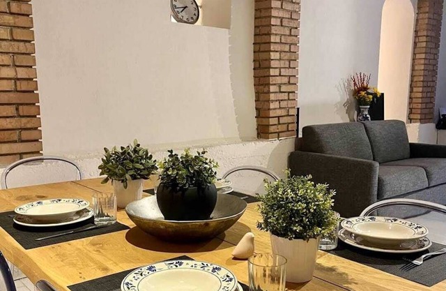 Accogliente Loft Immerso nel Centro Storico di Serravalle