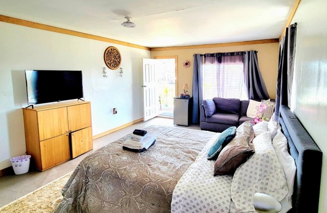Accommodation 2 Bedrooms Bathroom and terrace with beautiful scenery