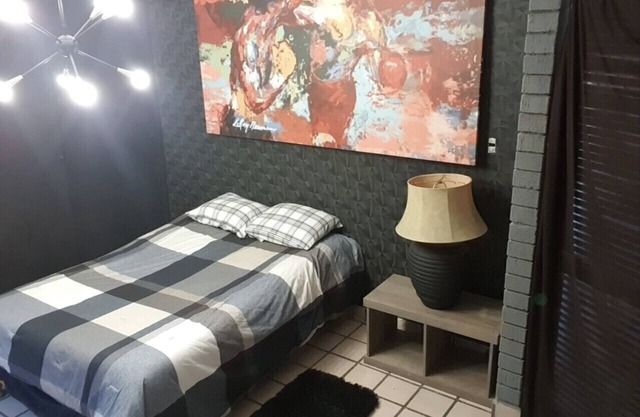 Accommodation near the airport with swimming pool
