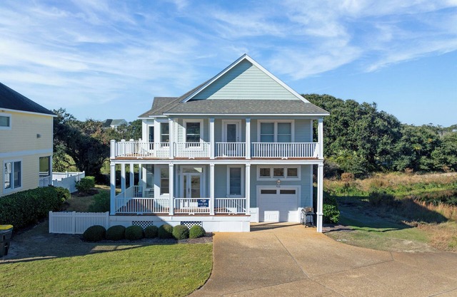 Ace By The Beach: Pool Access | Golf Course Views