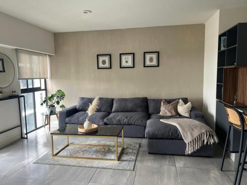 Acogedor departamento en solares zona real, alberca, gym y terrazas
