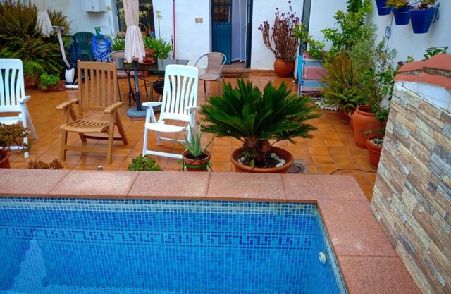 Acogedora casa de pueblo con piscina