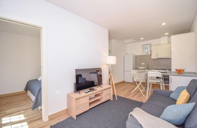 Acolhedor Apartamento de 1 Quarto com Terraço