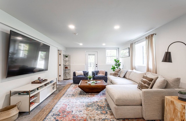 Acorn Hill - Game-room + Fireplace + Firepit + BBQ