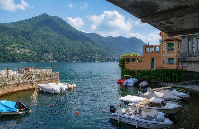 Acqua - by MyHomeinComo