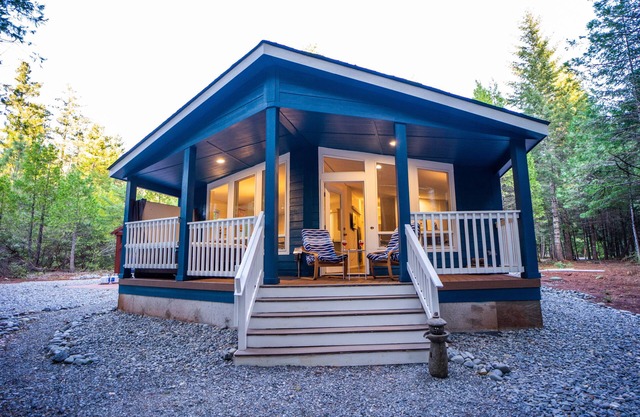 Acreage Redwood Country. Hot Tub!!