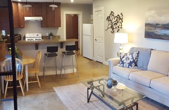 Gegenüber von BART, New Construction1 Bd / 1Ba-Private