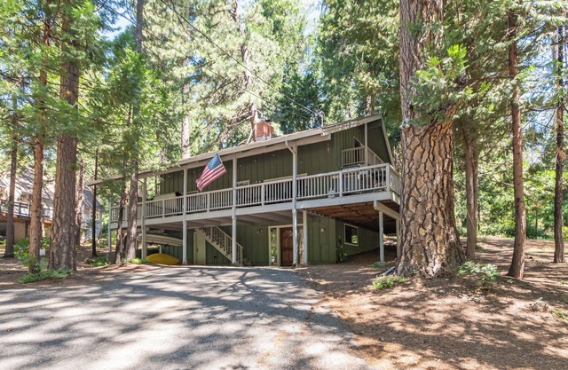 PLAYA DEL LAGO: 3 SCHLAFZIMMER 2. 5 BADEZIMMER SCHLAFEN 17+ DIREKT ÜBER DIE STRASSE VON DER LAKEMONT LODGE, HOT TUB (Gebühren), POOL TABLE, SHUFFLE BOARD, PINGPONG TISCHE IM HAUS.