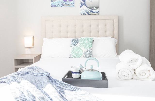 ADA Compliant Apt with WiFi, Close to All - Long Term Stay Discounts