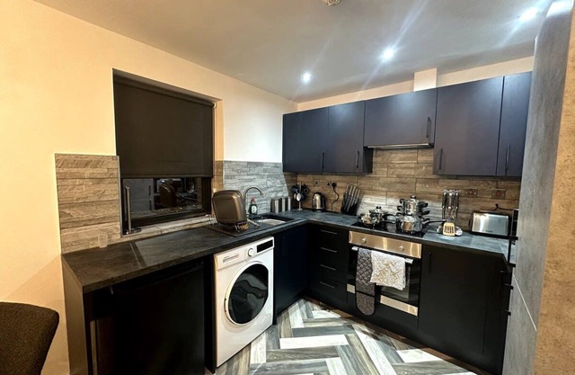 Adam Court Studios and Apartments