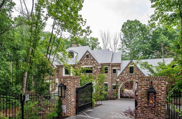 Adams Mansion 10,000 Sqft 6BD/7BA - 15min to Airport