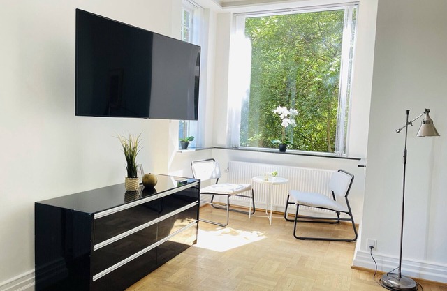 aday - Aalborg mansion - Open bright apartment with garden