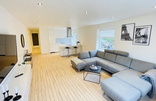 aday - Elegant and Bright apartment close to the airport