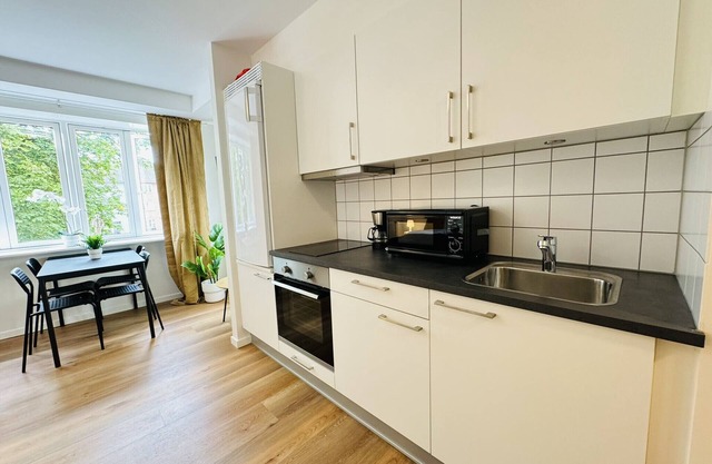 aday - Sunny Studio Apartment
