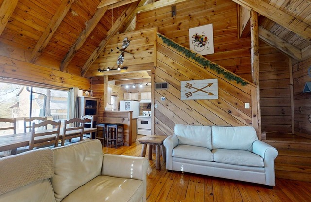 Adelaide's Den 2 Bedroom Cabin by RedAwning