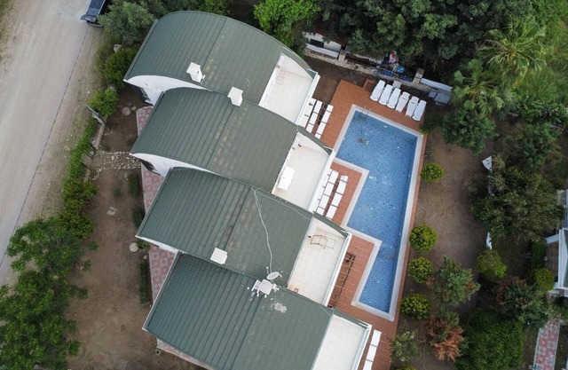 Aden's Villas J1