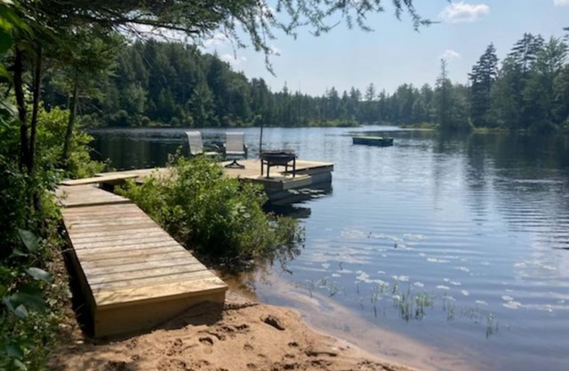 Adirondack Cabin w/Kayaks, Direct Snowmobile&ATV Trails, Swimming, Hiking, WiFi