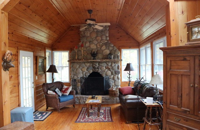 Adirondack Haus mit Gästehaus am Northern Lake George, 2. Woche 50% Rabatt